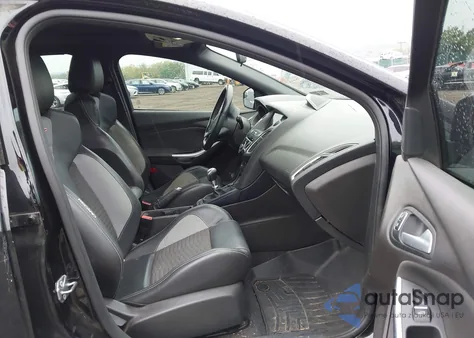 2017 Ford Focus St z USA, uszkodzony, nr VIN 1FADP3L9XHL275402